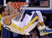 开云体育下载-约基奇死神降临，勇士黄金一刻—NBA杯小组赛的唯一剧本
