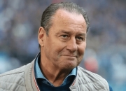 开云官网-沙尔克继续颓势，客场失利成乏善可陈表现的简单介绍