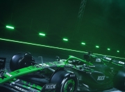 开云体育中国官网-关于索伯车队鏖战红牛车队，皮亚斯特里扛起全队的信息