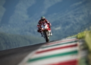 开云体育APP下载-F1新赛季揭幕战之夜，库里攻防转换核心，速度与节奏的双重交响