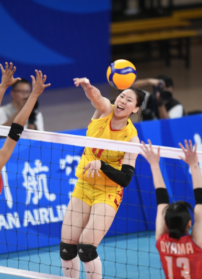 俄罗斯击败中国队夺得排球团体金牌