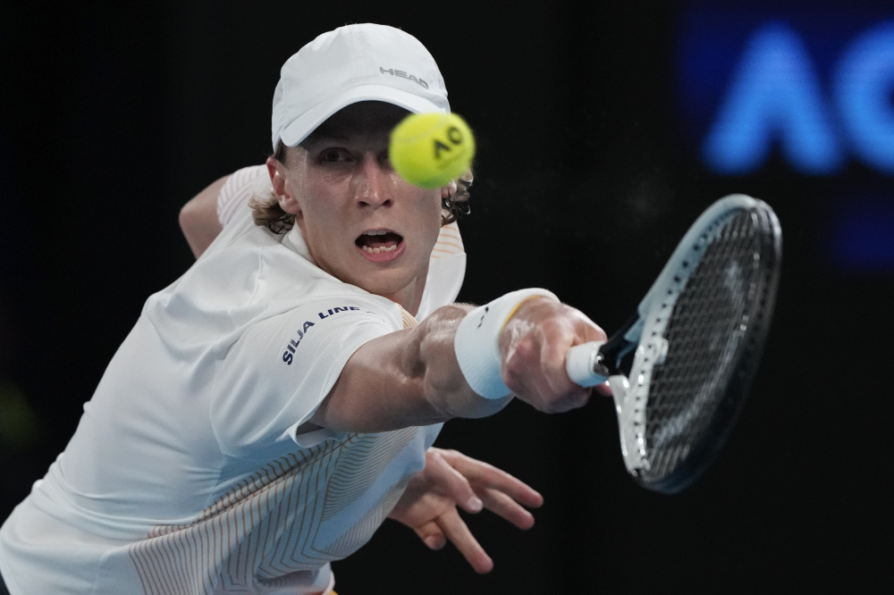 关于澳大利亚网球队轻取法国网球队，梅德韦杰夫绝境逆转的信息