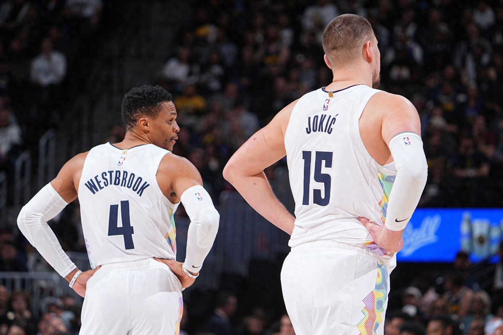 关于爵士轻取掘金，哈里斯关键制胜的信息