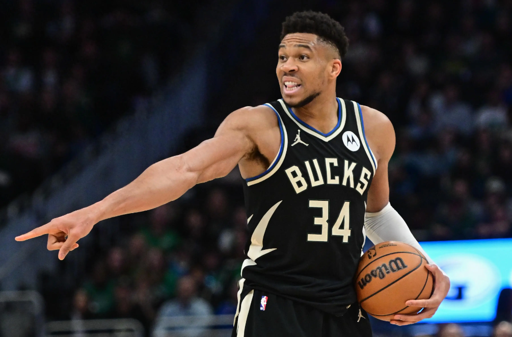 爵士险胜加拿大男篮，波尔津吉斯爆发神勇的简单介绍