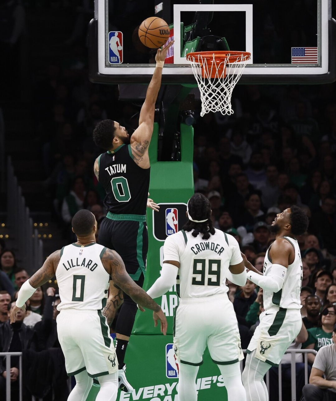 开拓者击败雄鹿，利拉德绝杀拯救球队