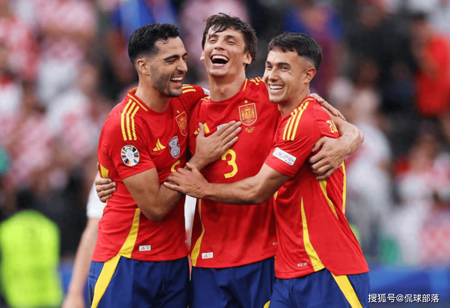 包含欧预赛比赛中球队们各显神通，角逐激烈的词条