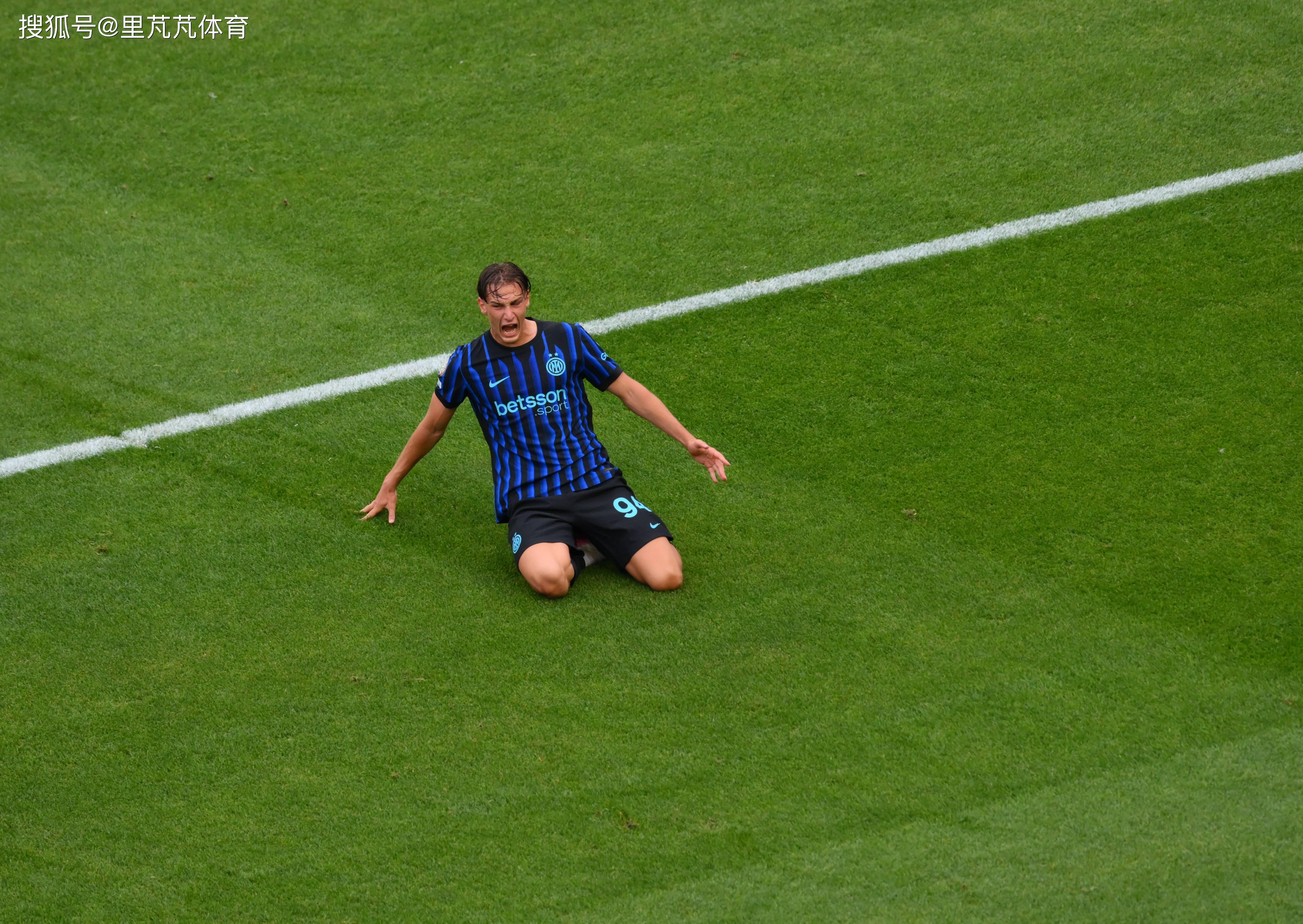 包含塞内加尔鏖战国际米兰，德布劳内打破历史纪录的词条