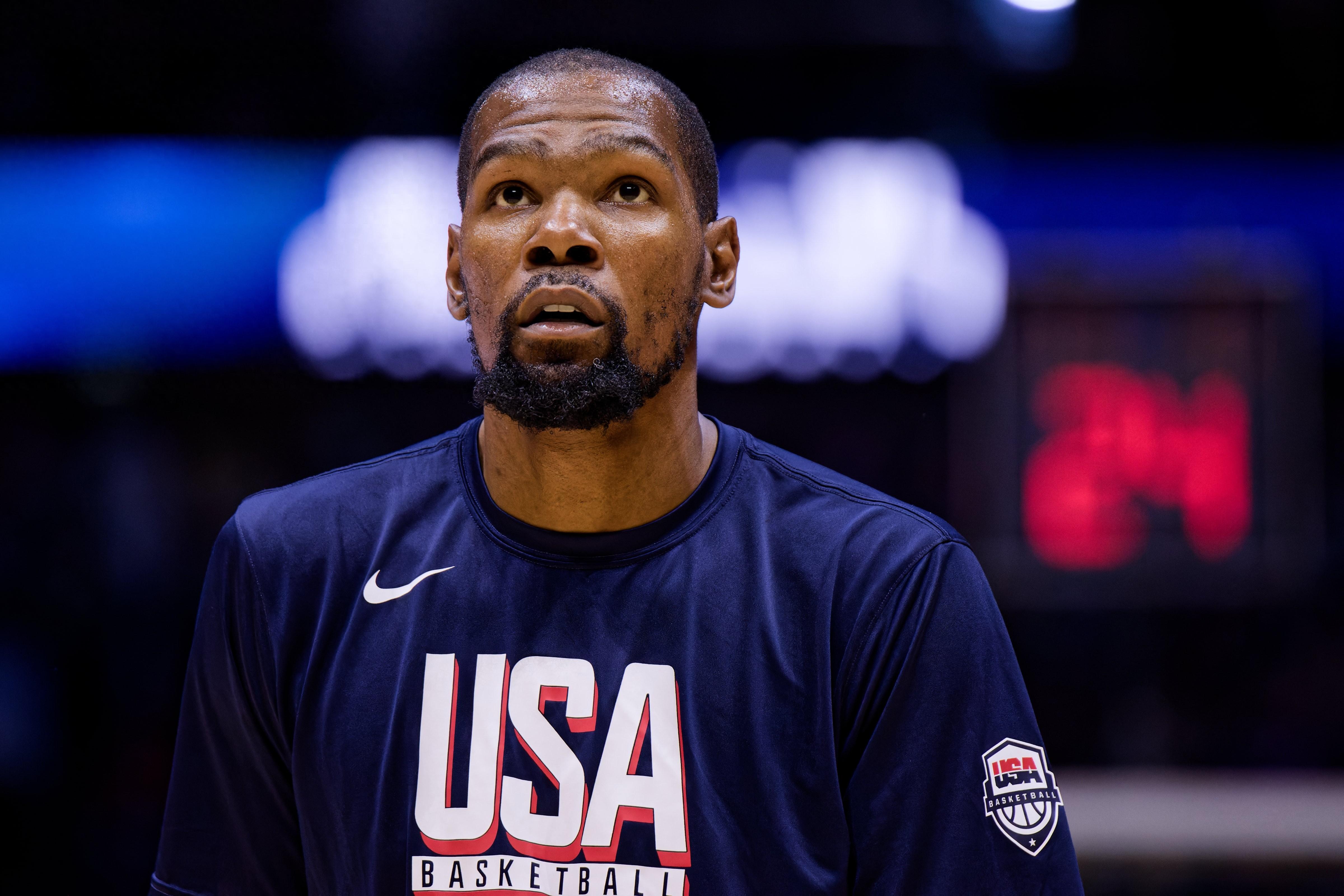 南韩男篮轻取雄鹿，杜兰特爆发神勇