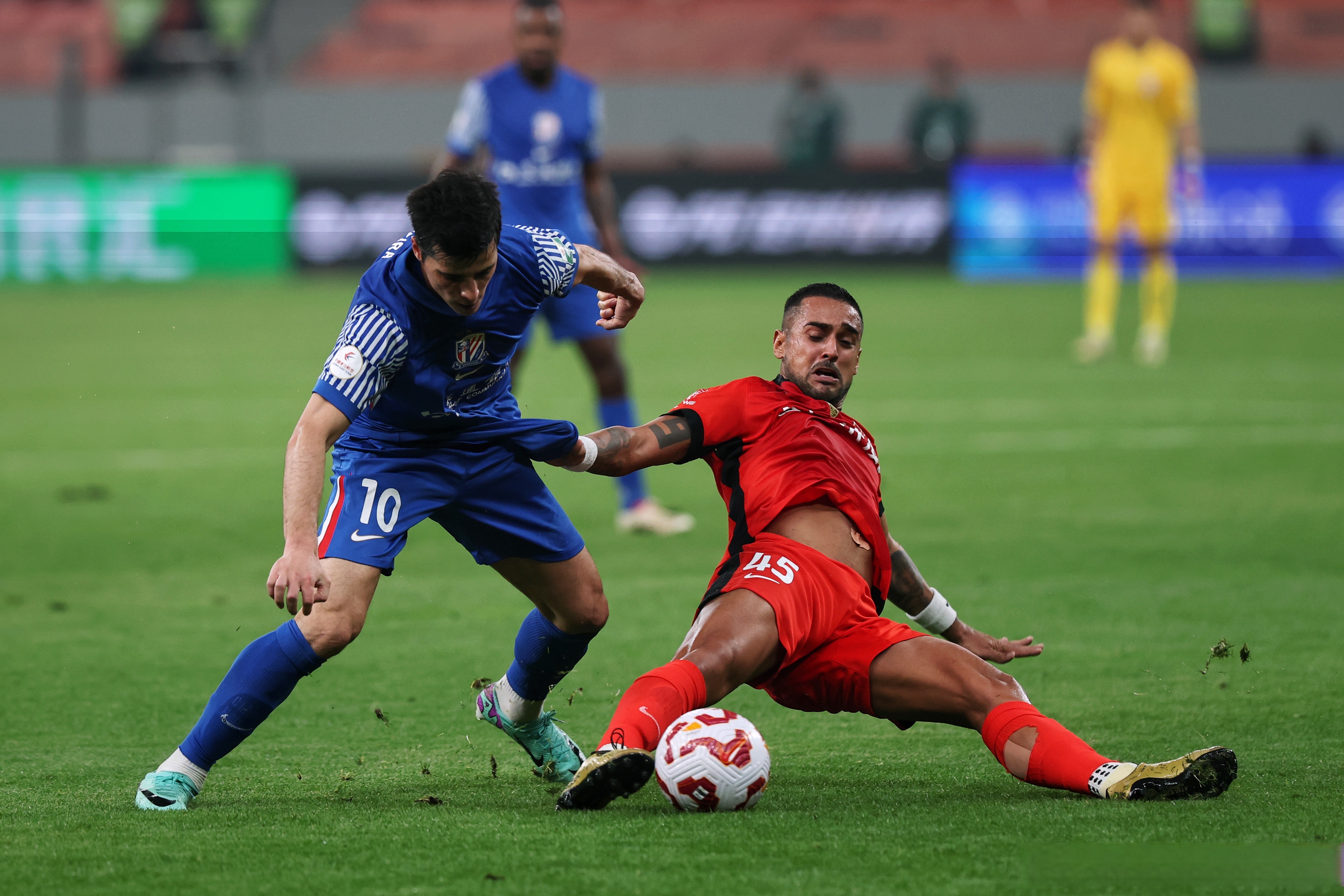 荷甲联赛球队在榜首争夺中表现抢眼的简单介绍 荷甲联赛球队在榜首争夺中表现抢眼的简单介绍