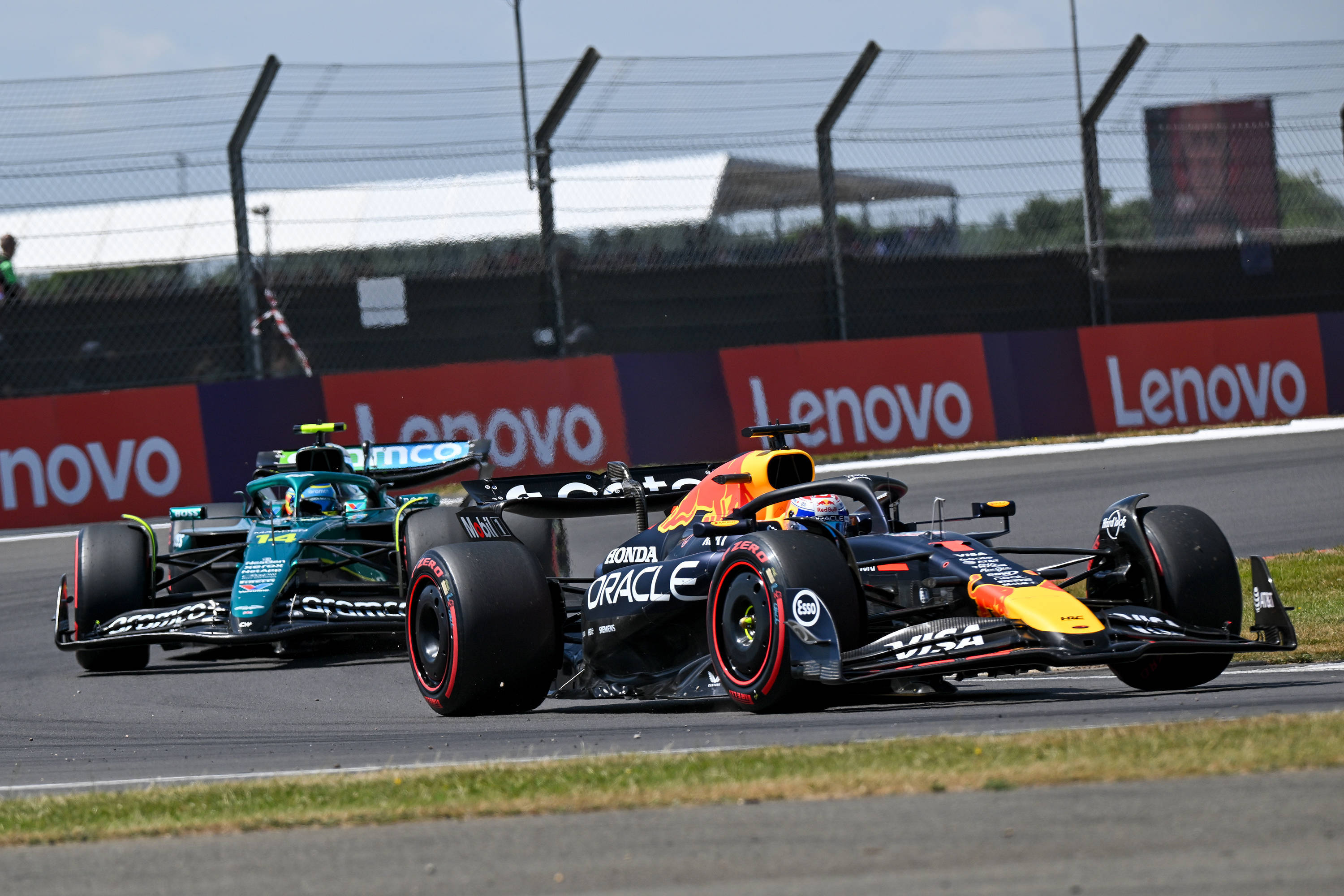 迈凯伦险胜雷诺车队,汉密尔顿关键制胜的简单介绍 迈凯伦险胜雷诺车队,汉密尔顿关键制胜的简单介绍