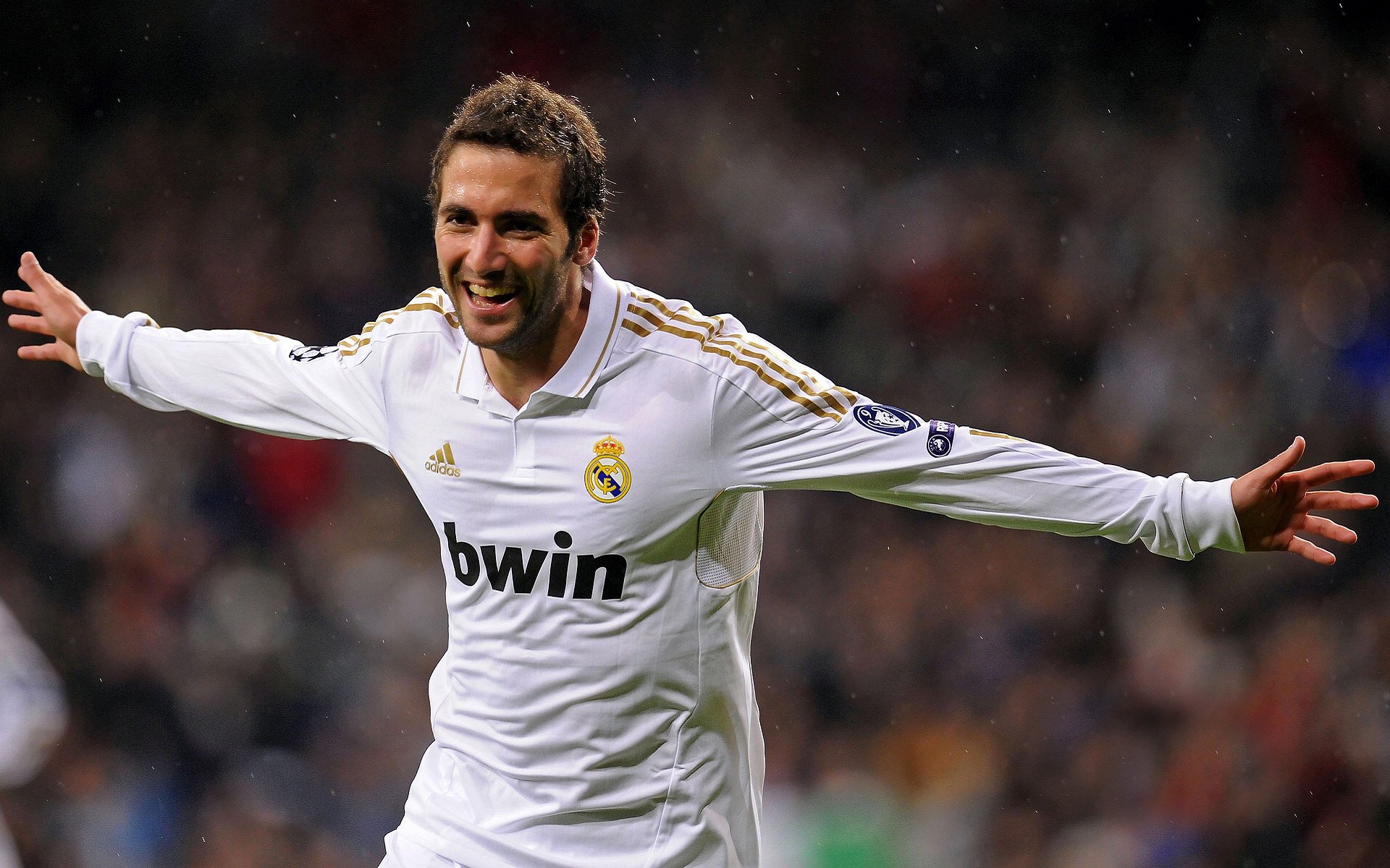 从公牛逆转灰熊,看德甲争冠战的悬念与韧性