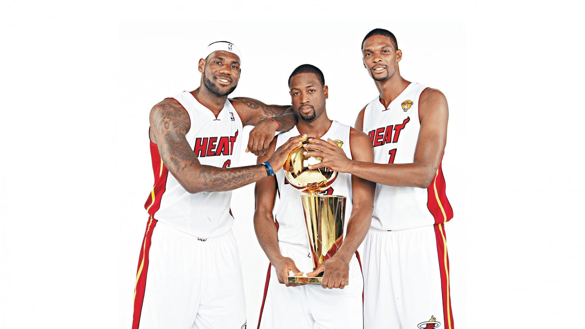 F1新赛季揭幕战之夜，伊布状态火热，速度与激情的双重交响