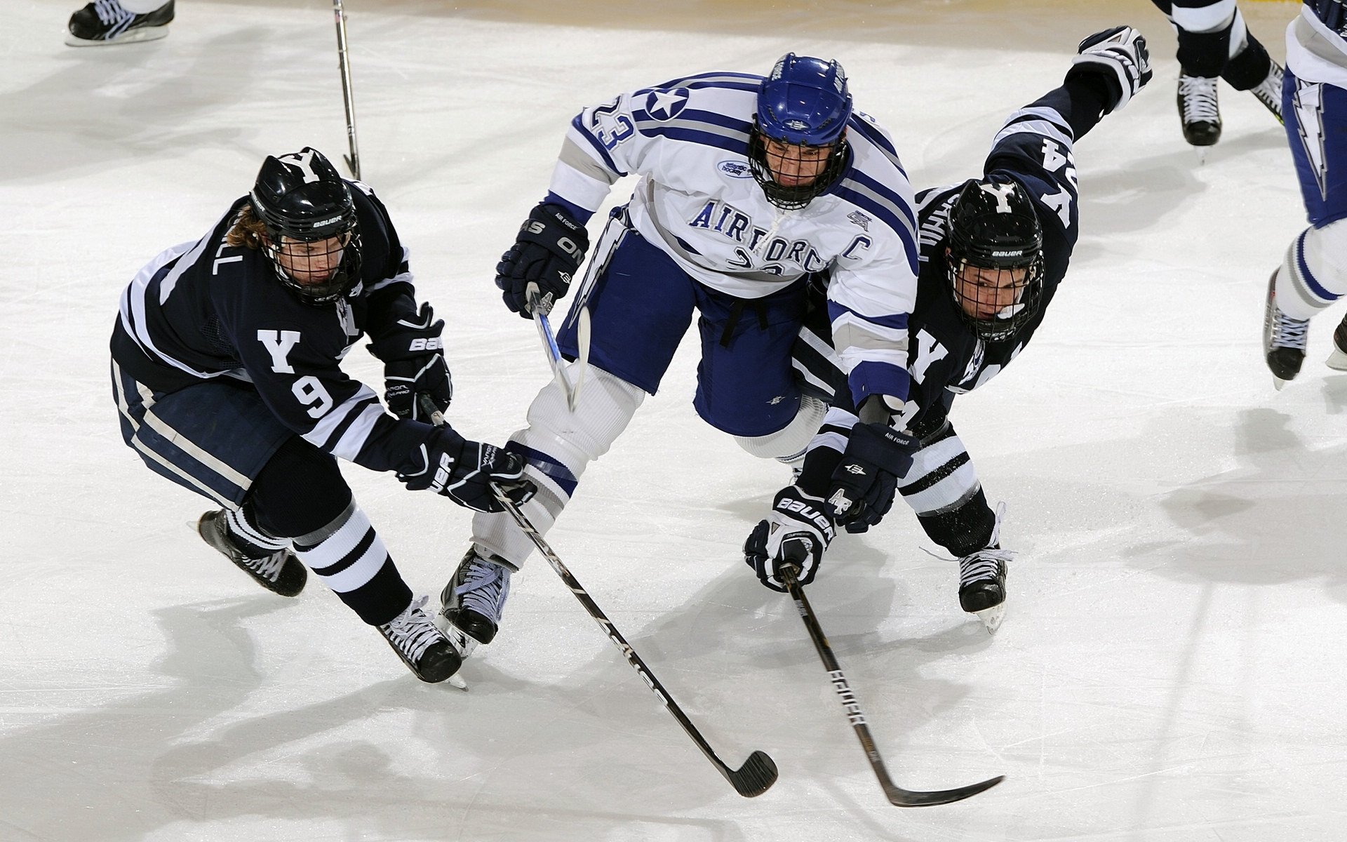 威廉姆斯力克红牛二队，周冠宇惊艳四座，一场改写格局的惊艳之战