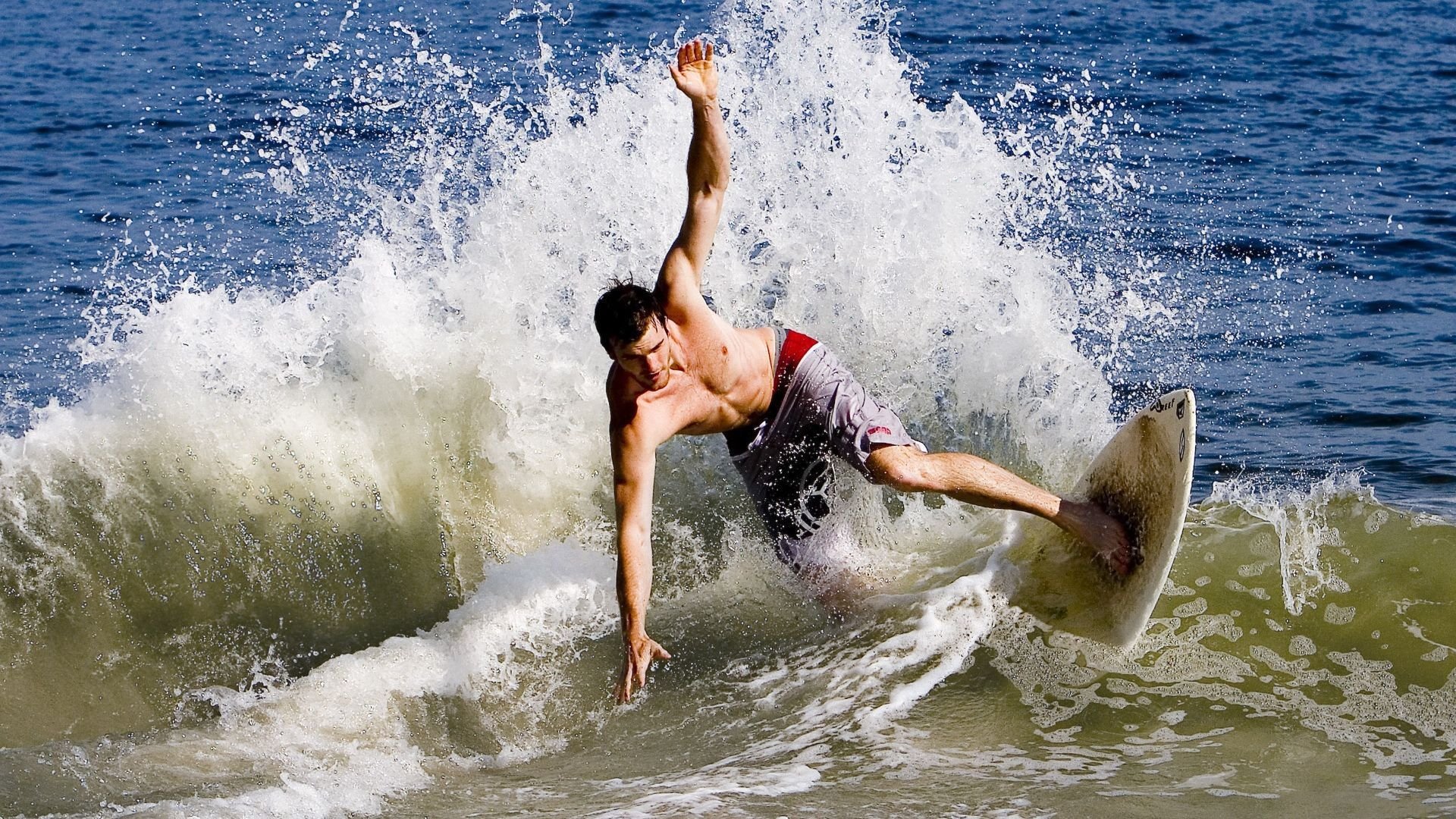 广厦硬仗力克篮网，戈贝尔关键封盖锁定胜局